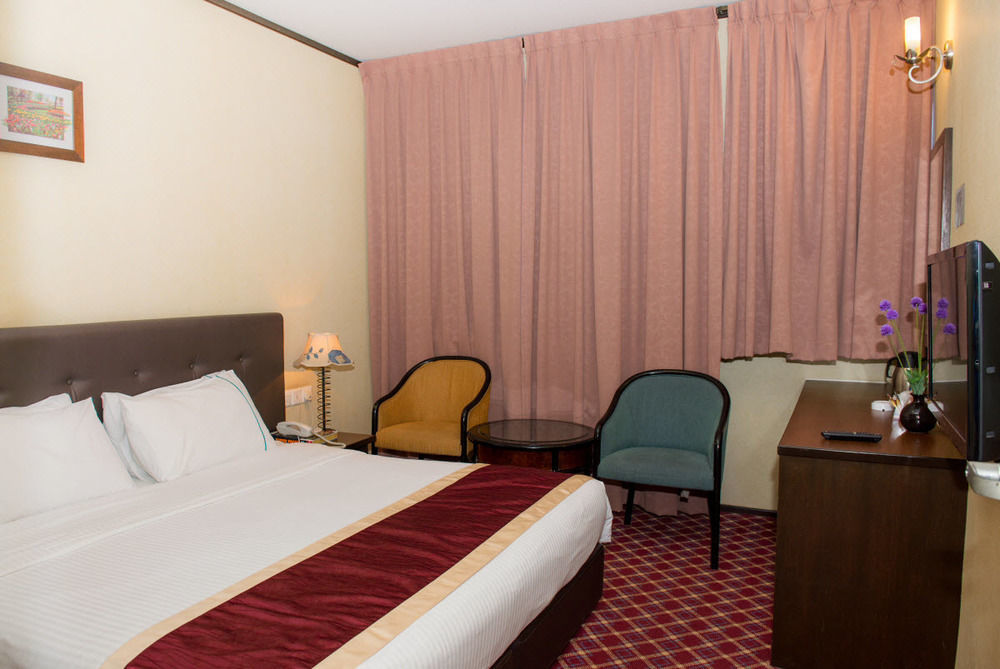 Hotel Vistaria Джохор Бахру Екстериор снимка