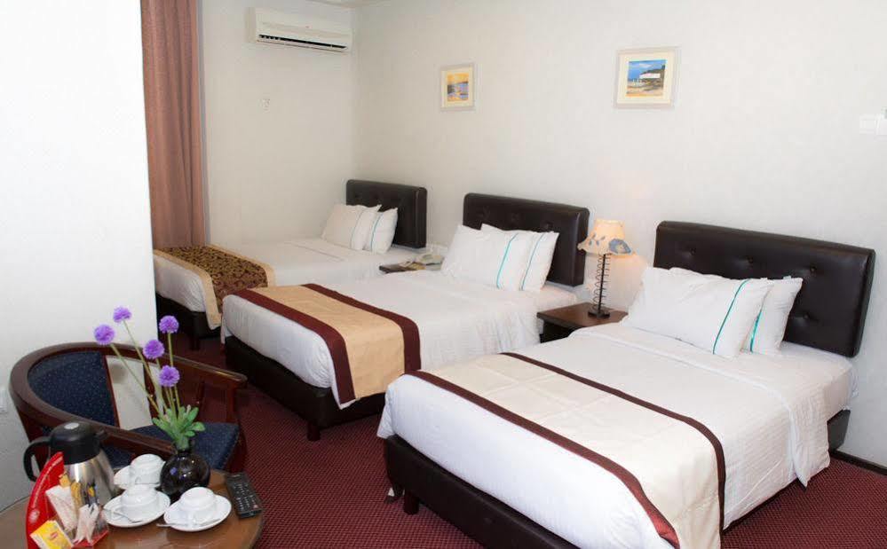Hotel Vistaria Джохор Бахру Екстериор снимка
