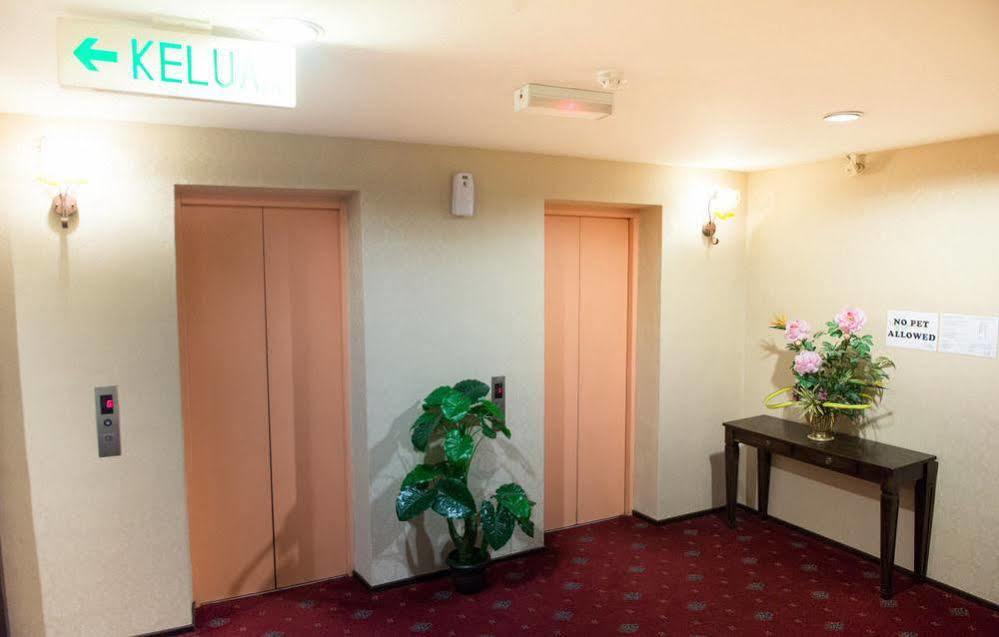 Hotel Vistaria Джохор Бахру Екстериор снимка